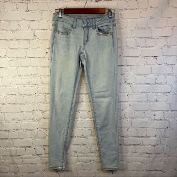 AEO Light Wash Jeggings size 4 - Picture 1 of 8